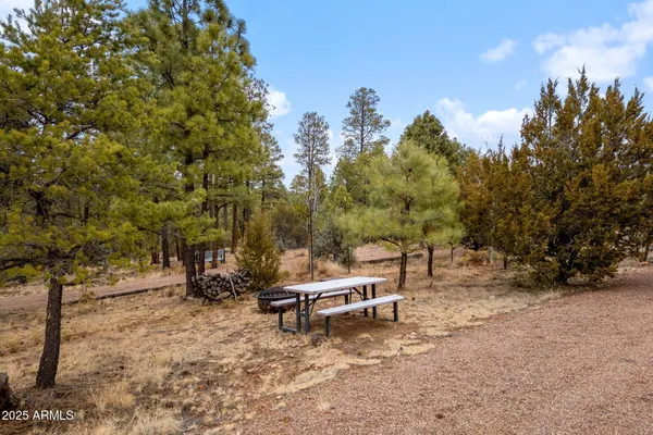 $439,000 | 2854 Thunderbird Way, Overgaard, AZ 85933