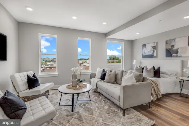 $1,225 | 1924 North Front Street, Unit 401, Philadelphia, PA 19122