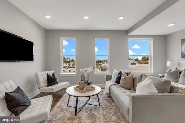 $1,225 | 1924 North Front Street, Unit 401, Philadelphia, PA 19122