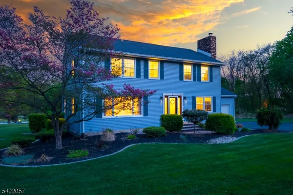 $575,000 | 64 Country Club Lane, Phillipsburg, NJ 08865