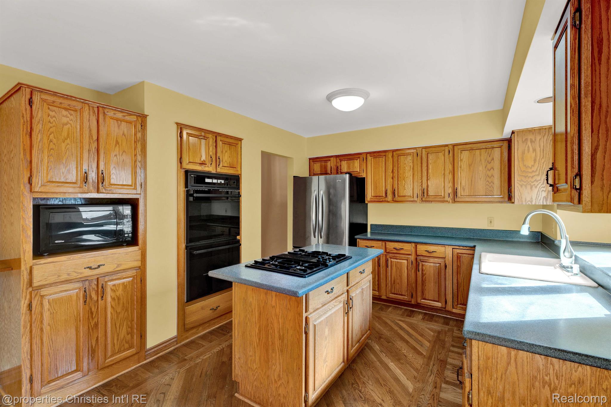 2160 Reagan Drive Rochester, MI 48309 - Photo 16 of 60