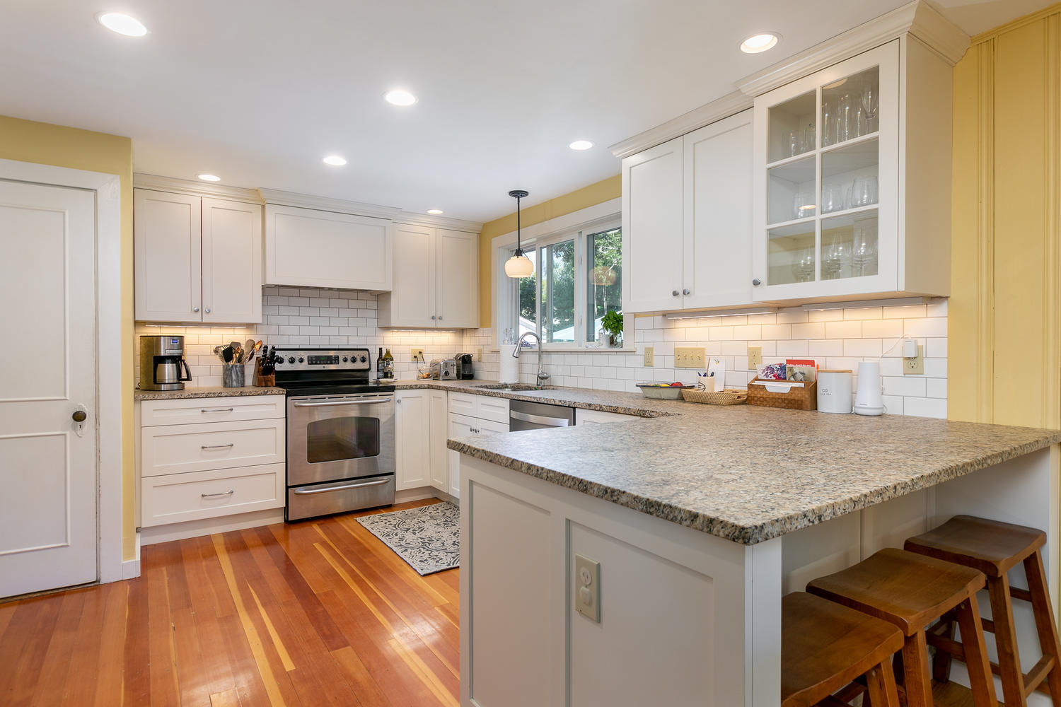 84 Parsons Road Portland, ME 04103 - Photo 9 of 43 84 Parsons Rd Portland ME-large-010-014-