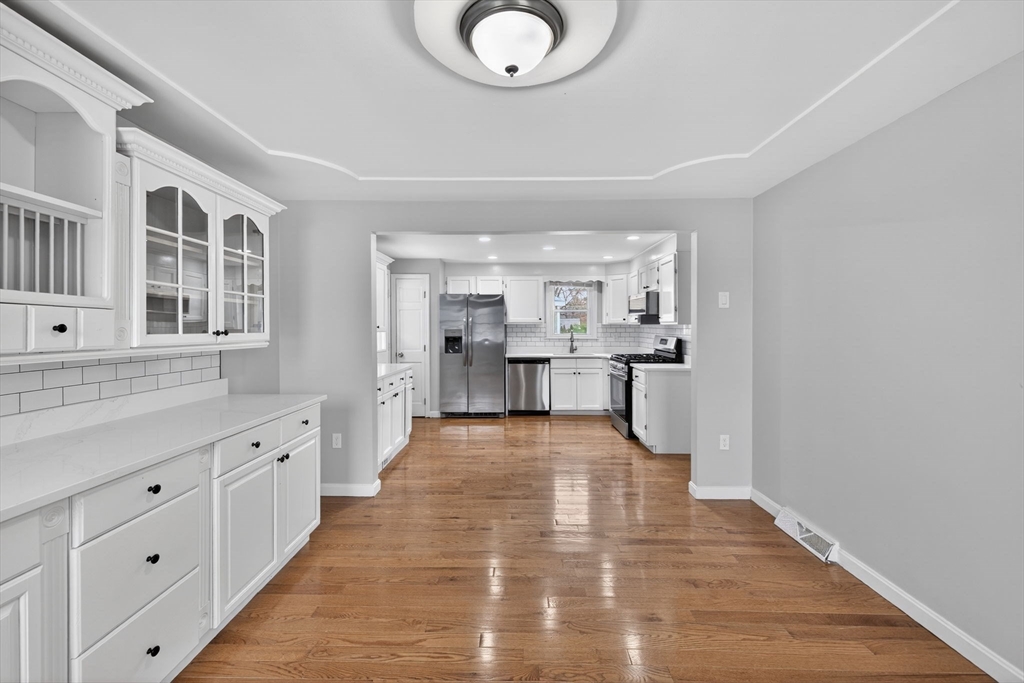 14 Cedarwood Road Billerica, MA 01821 - Photo 13 of 41