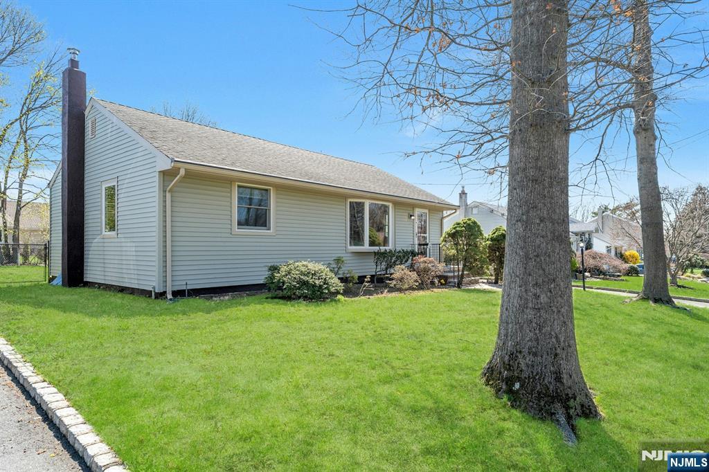 20 Kievit Road Wayne, NJ 07470 - Photo 2 of 49