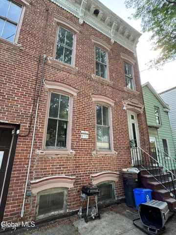 $1,500 | 305 2nd Street, Unit 2, Albany, NY 12206