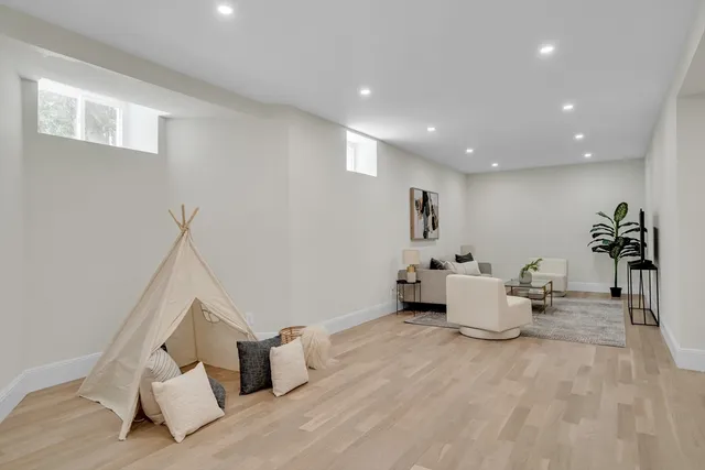 $12,500 | 686 Centre Street, Newton, MA 02458