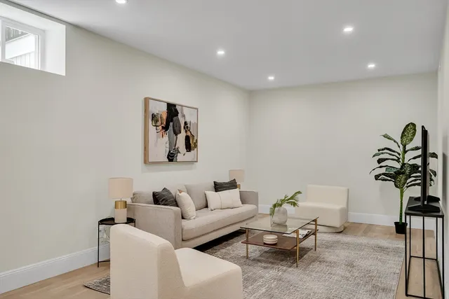 $12,500 | 686 Centre Street, Newton, MA 02458