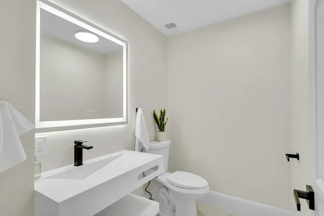 $12,500 | 686 Centre Street, Newton, MA 02458