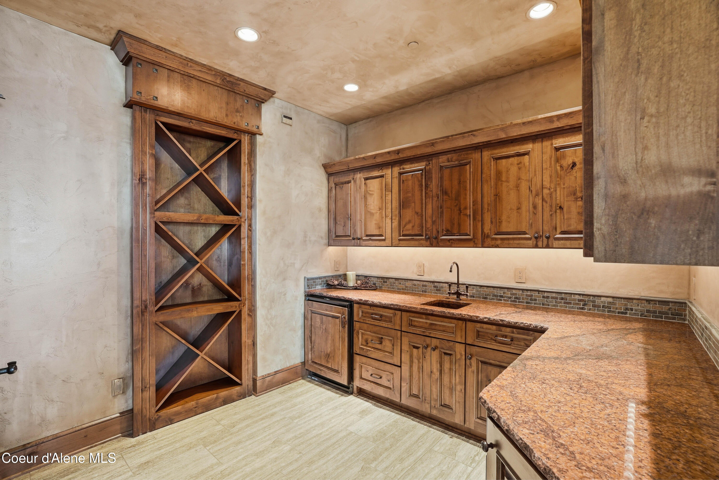 7190 West Rockford Bay Road Coeur D'Alene, ID 83814 - Photo 70 of 95 Lower Level Kitchenette