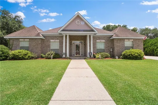 $399,000 | 135 Maud Olive Drive, Belle Chasse, LA 70037