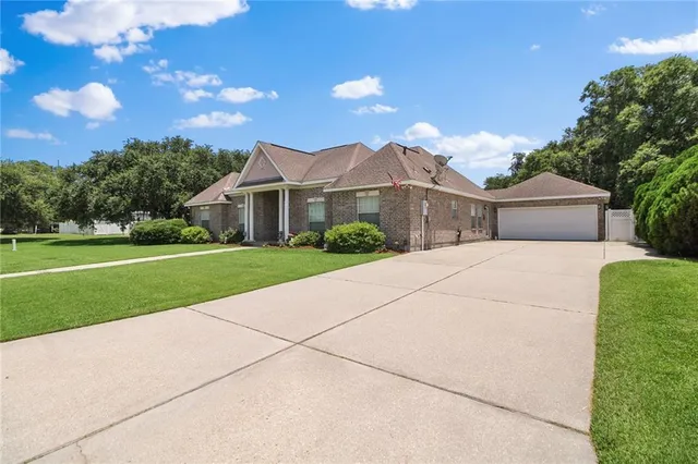 $415,000 | 135 Maud Olive Drive, Belle Chasse, LA 70037