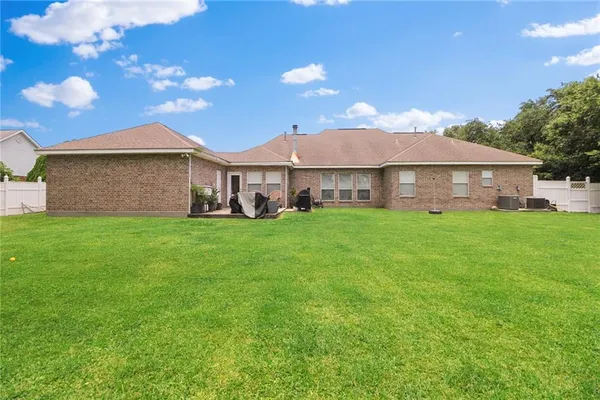 $399,000 | 135 Maud Olive Drive, Belle Chasse, LA 70037