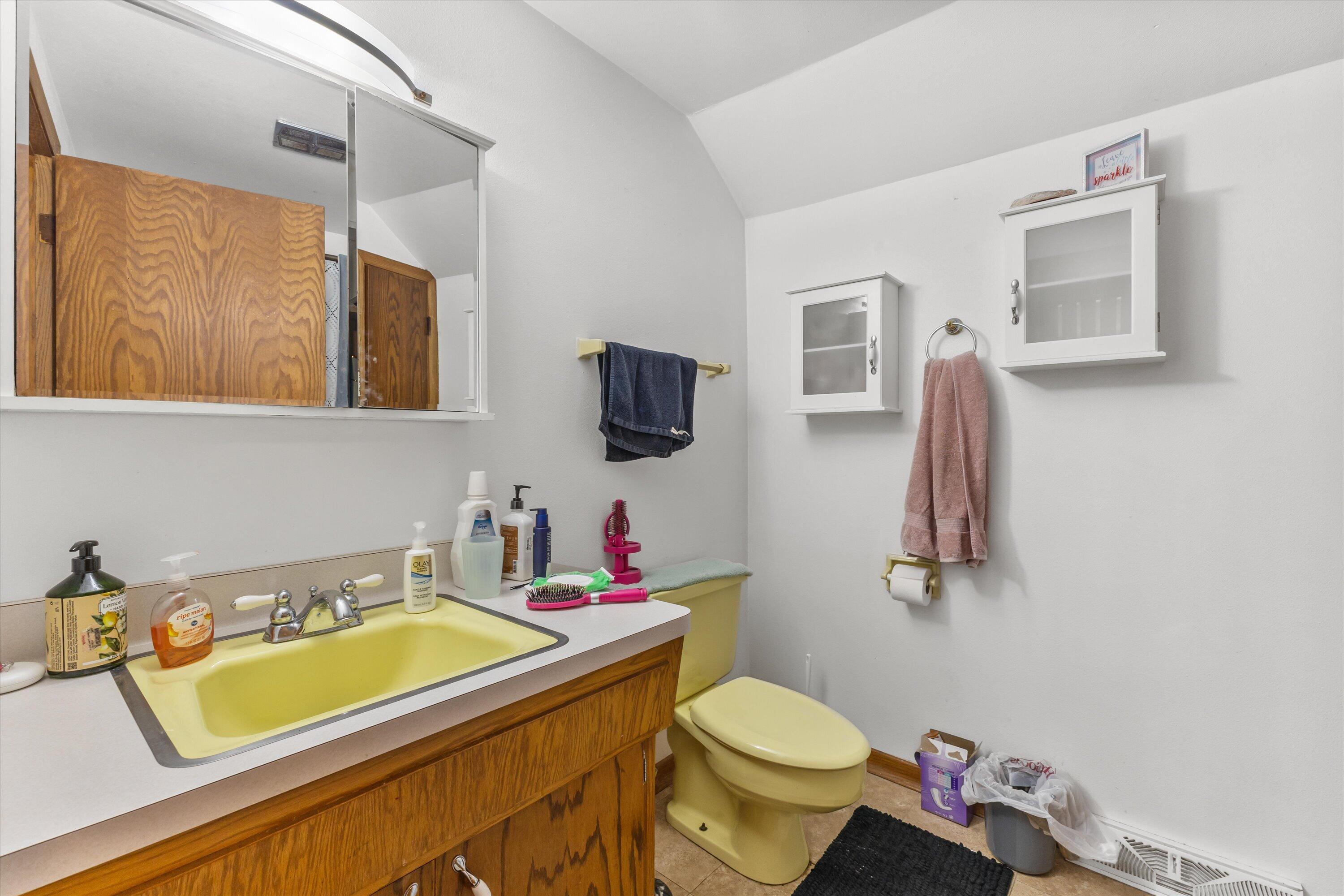 3732 South 75th Street Milwaukee, WI 53220 - Photo 30 of 43 Upper Bathroom