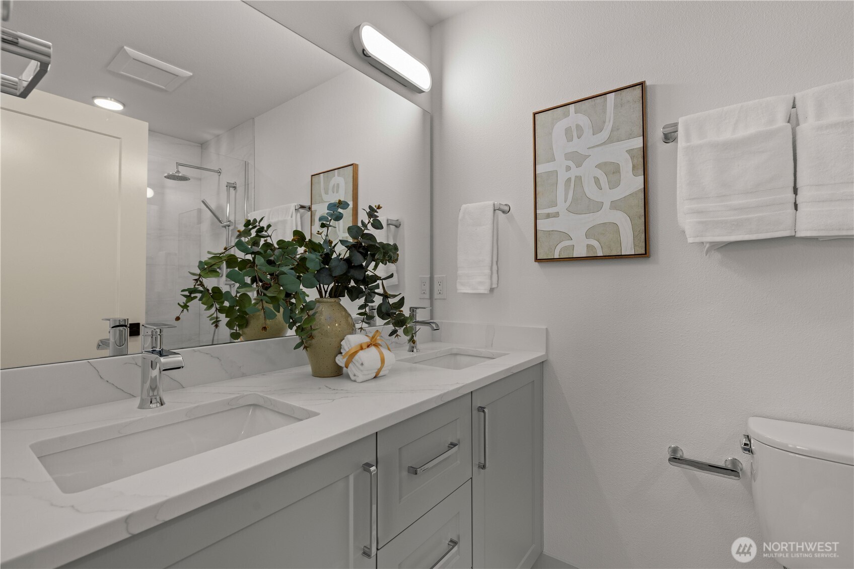 3607 Linden Avenue North Seattle, WA 98103 - Photo 16 of 29