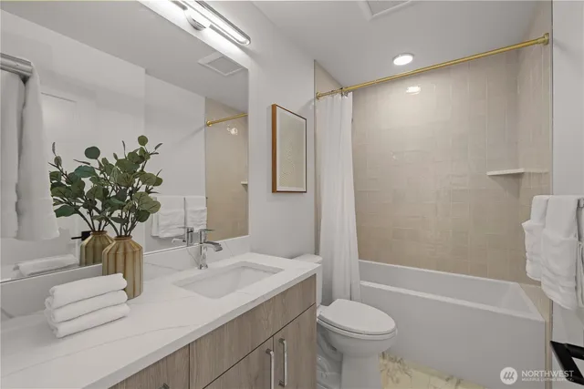 $718,000 | 3607 Linden Avenue North, Seattle, WA 98103