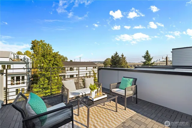 $718,000 | 3607 Linden Avenue North, Seattle, WA 98103