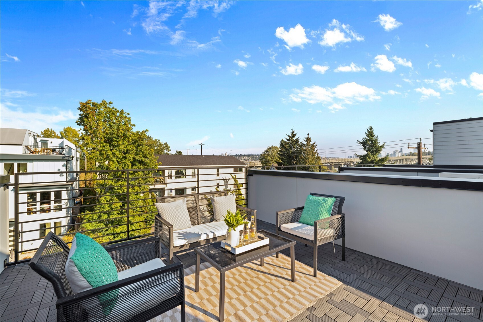 3607 Linden Avenue North Seattle, WA 98103 - Photo 21 of 29