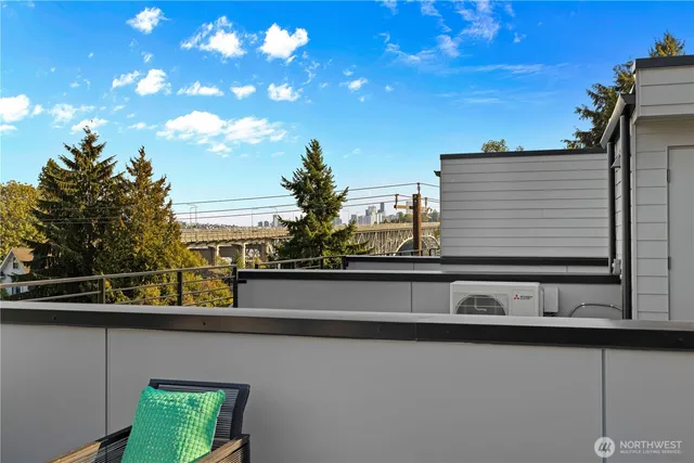 $718,000 | 3607 Linden Avenue North, Seattle, WA 98103