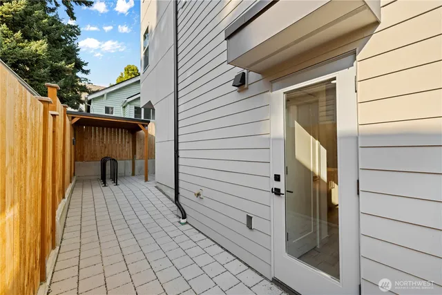 $718,000 | 3607 Linden Avenue North, Seattle, WA 98103