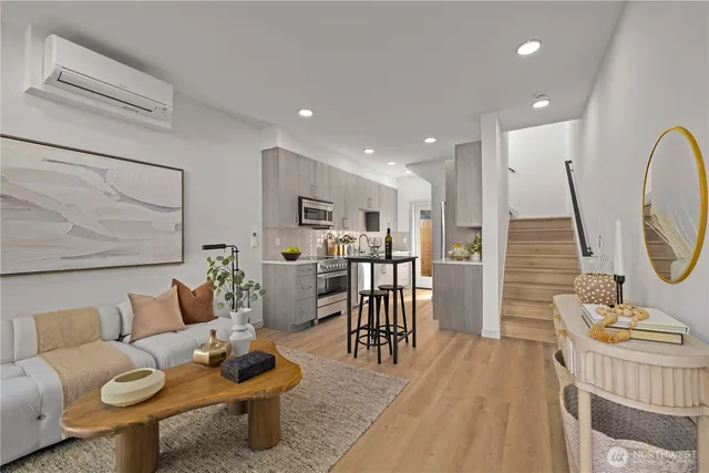 $718,000 | 3607 Linden Avenue North, Seattle, WA 98103