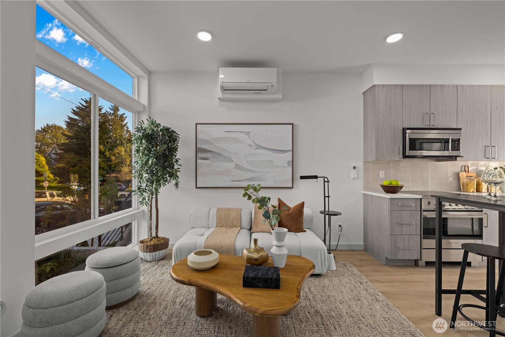 3607 Linden Avenue North Seattle, WA 98103 - Photo 9 of 29