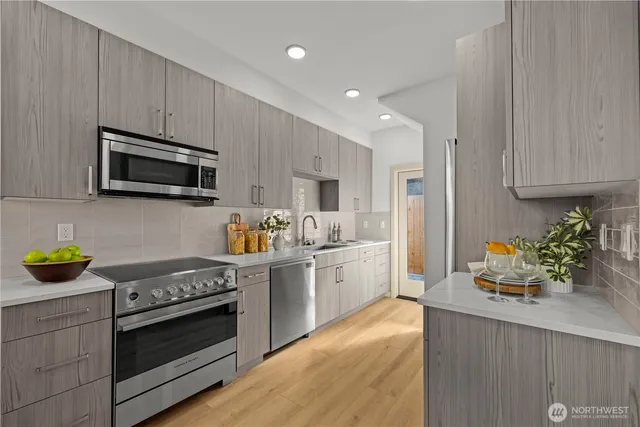 $718,000 | 3607 Linden Avenue North, Seattle, WA 98103