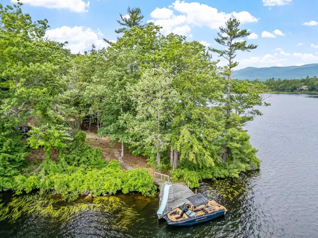 $3,200,000 | 2 Little Badger Island, Moultonborough, NH 03254