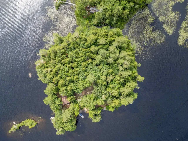 $3,200,000 | 2 Little Badger Island, Moultonborough, NH 03254