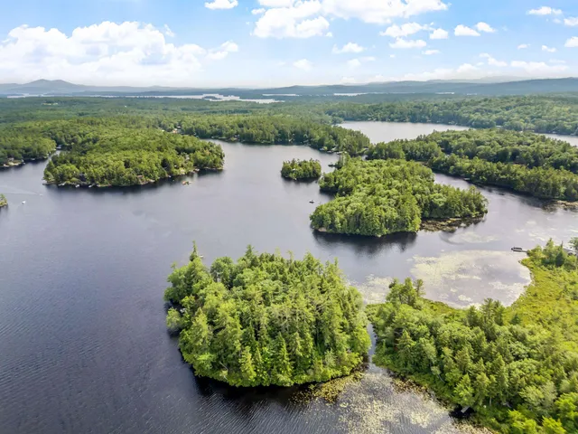 $3,200,000 | 2 Little Badger Island, Moultonborough, NH 03254