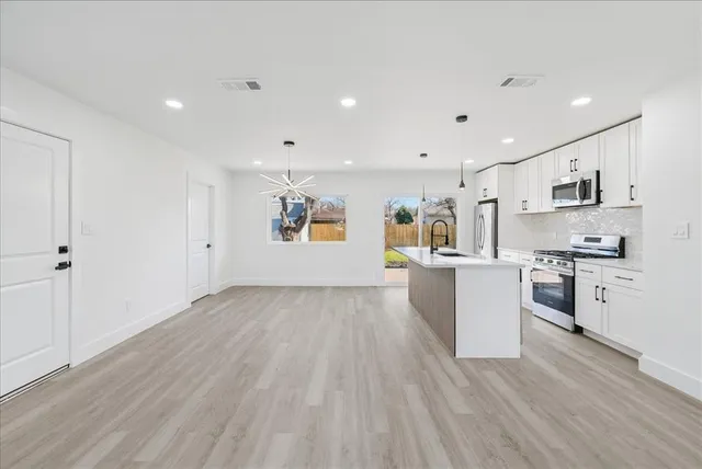 $330,000 | 2902 Lowell Drive, Irving, TX 75062