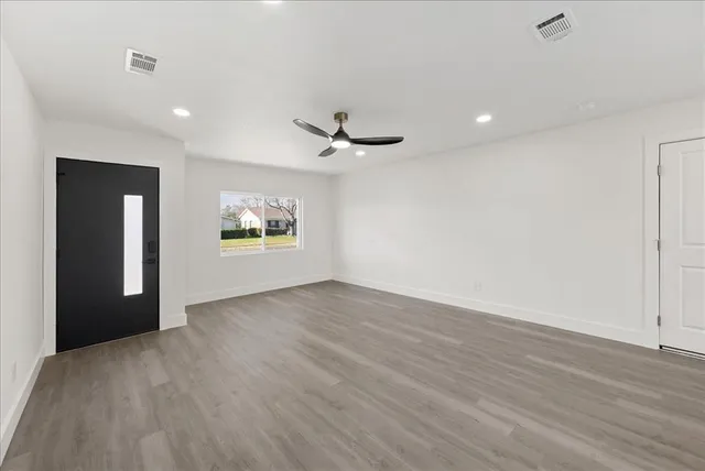 $330,000 | 2902 Lowell Drive, Irving, TX 75062