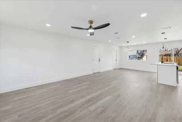 $330,000 | 2902 Lowell Drive, Irving, TX 75062