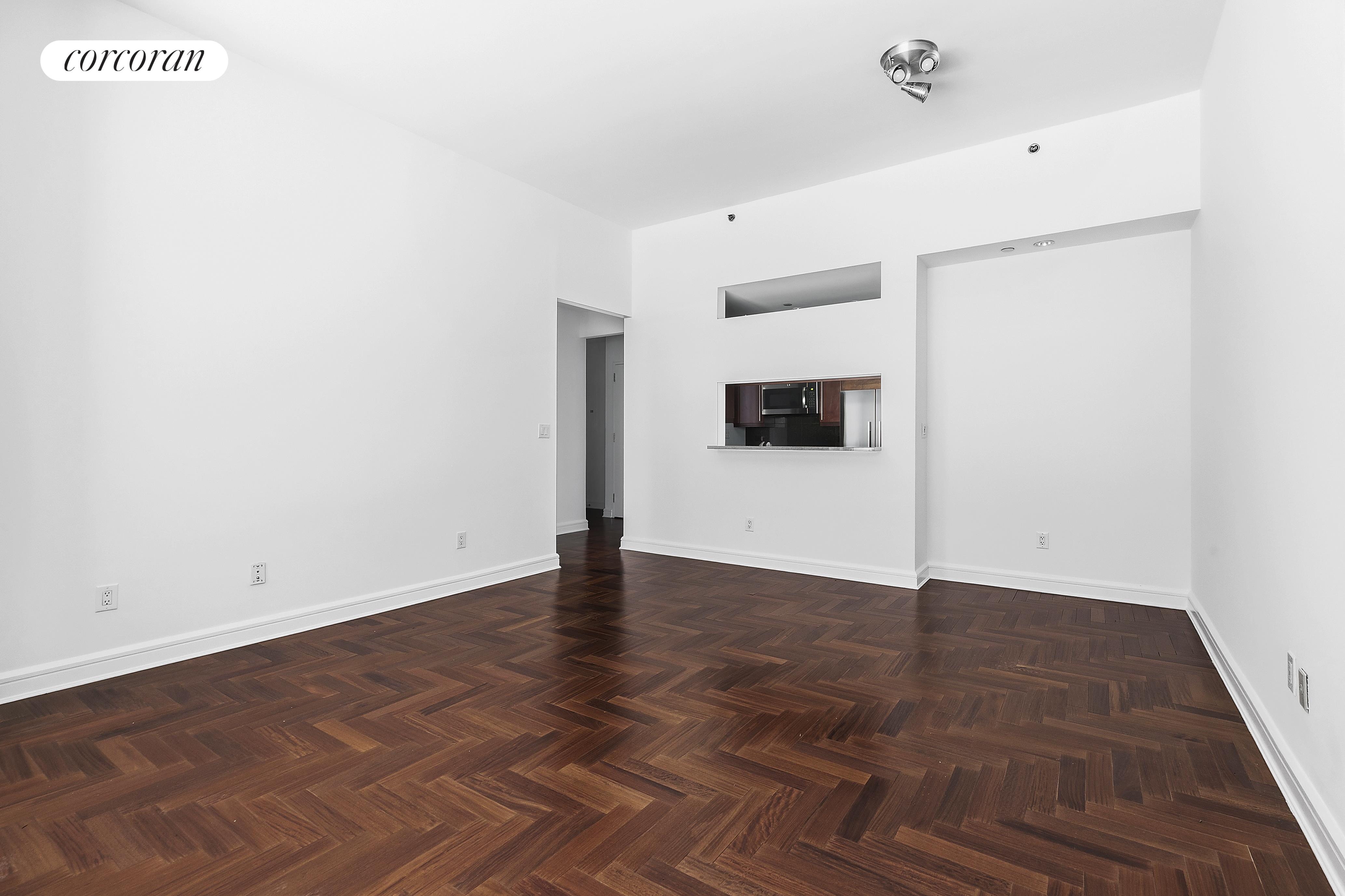 240 Riverside Boulevard, Unit 5N Manhattan, NY 10069 - Photo 4 of 9 Gallery Image 4