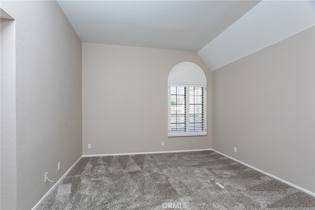 230 Bethany Road, Unit 306 Burbank, CA 91504 - Photo 25 of 44 an empty room with windows