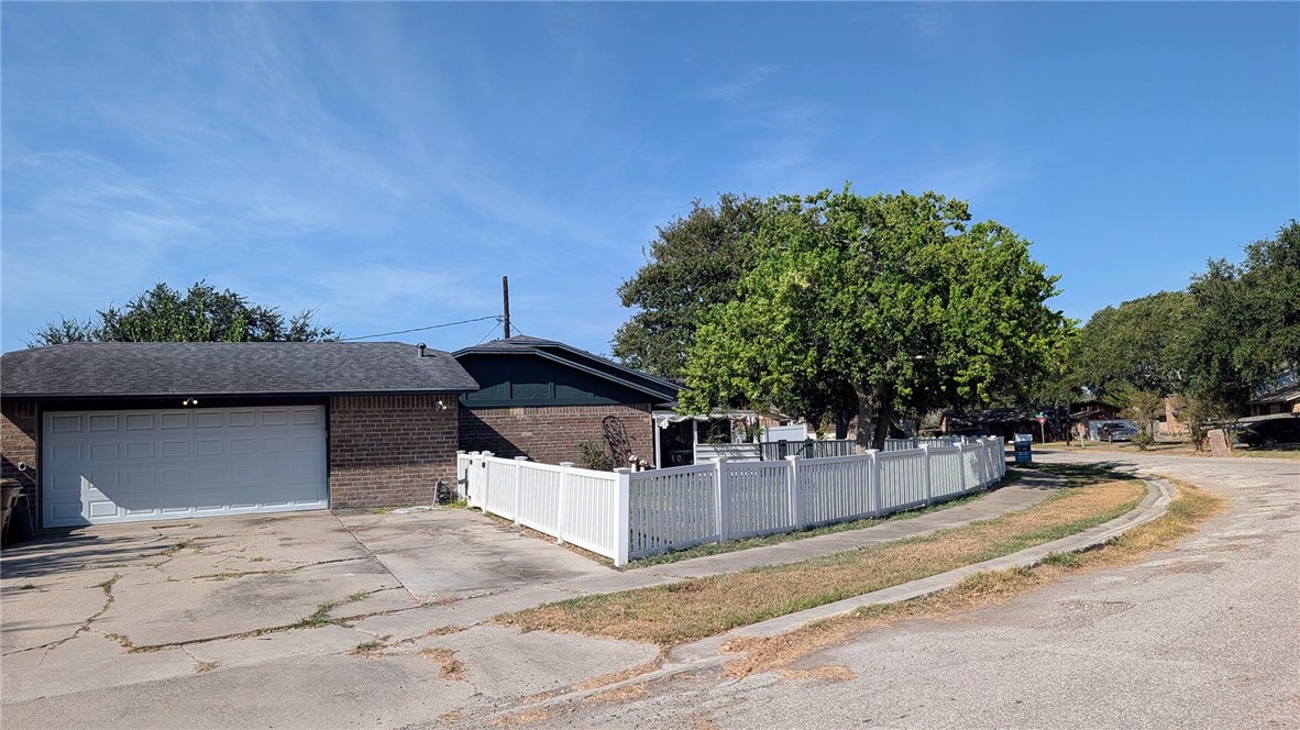 4913 Creekbend Road Corpus Christi, TX 78413 - Photo 18 of 20 Gallery Image 18