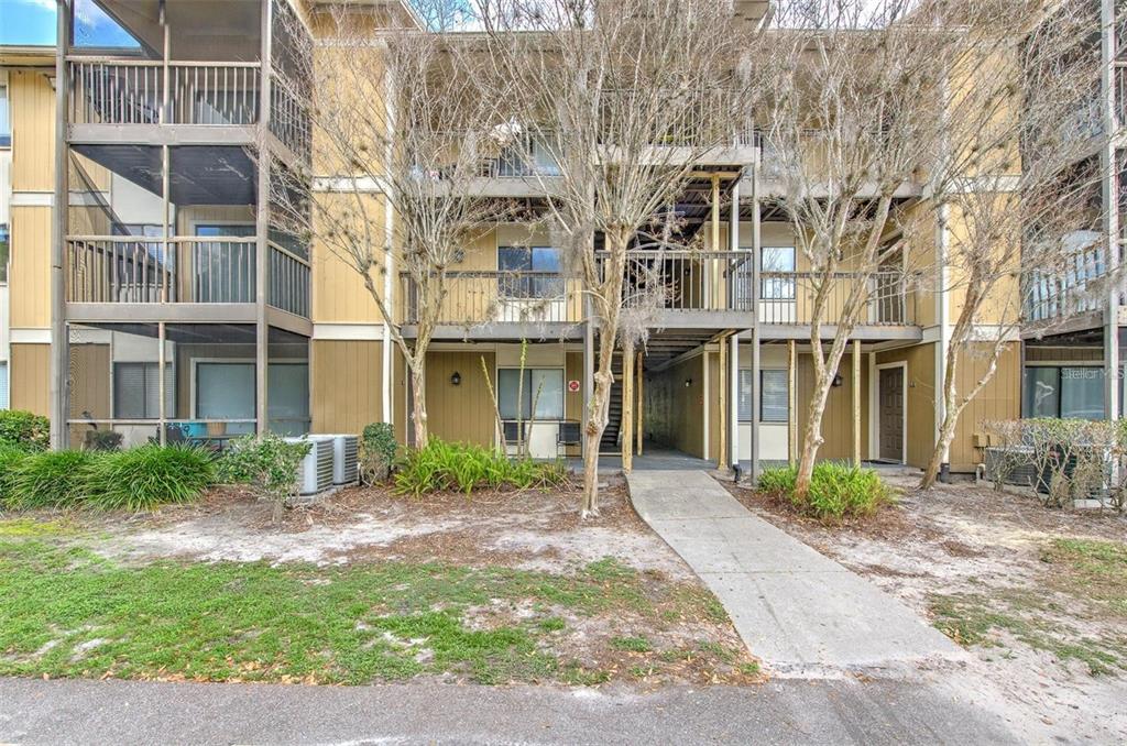 13403 Arbor Pointe Circle, Unit 304 Tampa, FL 33617 - Photo 1 of 26