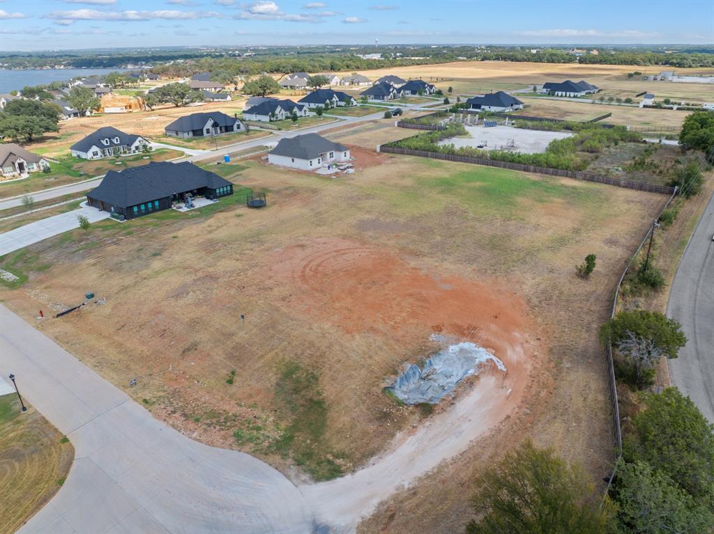 2001 Southern Rise Court Granbury, TX 76049 - Photo 10 of 26 Gallery Image 10