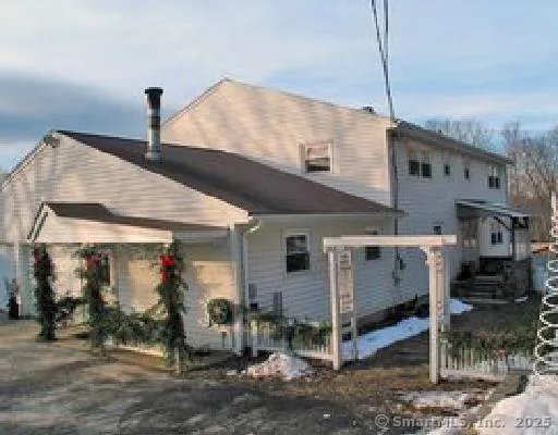 $2,600 | 5 Hillside Drive, Unit A, New Fairfield, CT 06812