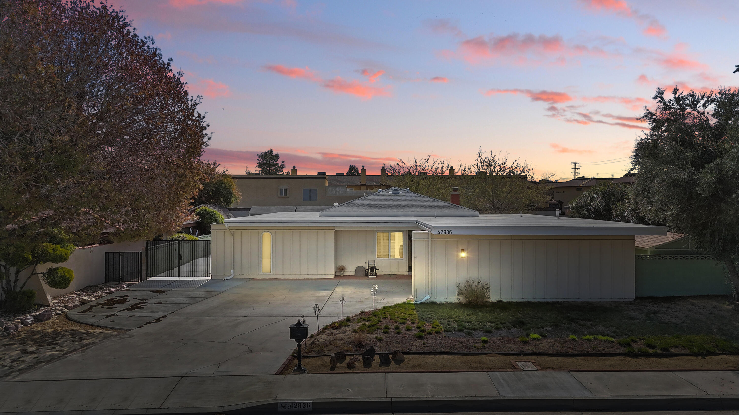 42836 Cinema Avenue Lancaster, CA 93534 - Photo 1 of 36 Photo_006