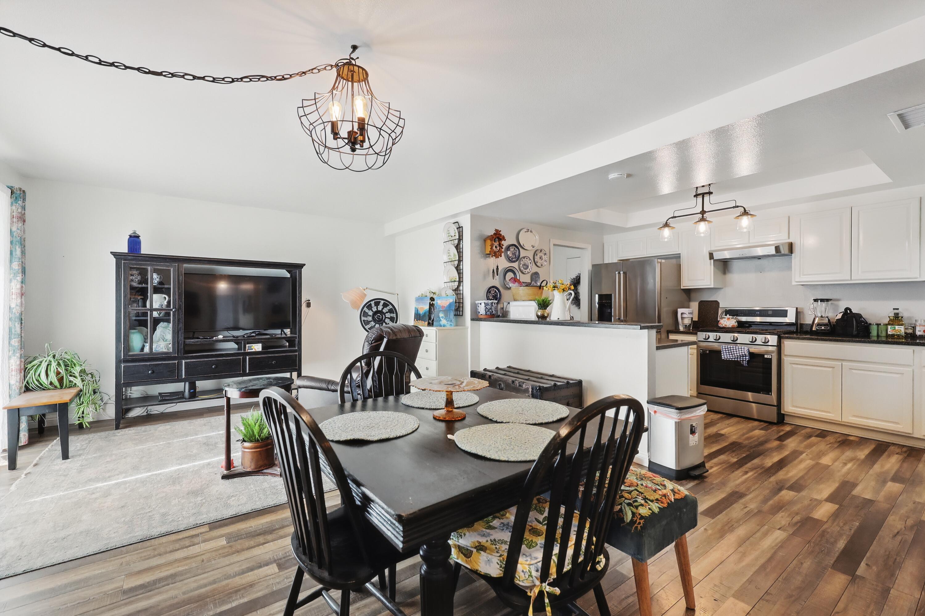 42836 Cinema Avenue Lancaster, CA 93534 - Photo 6 of 36 Photo_011