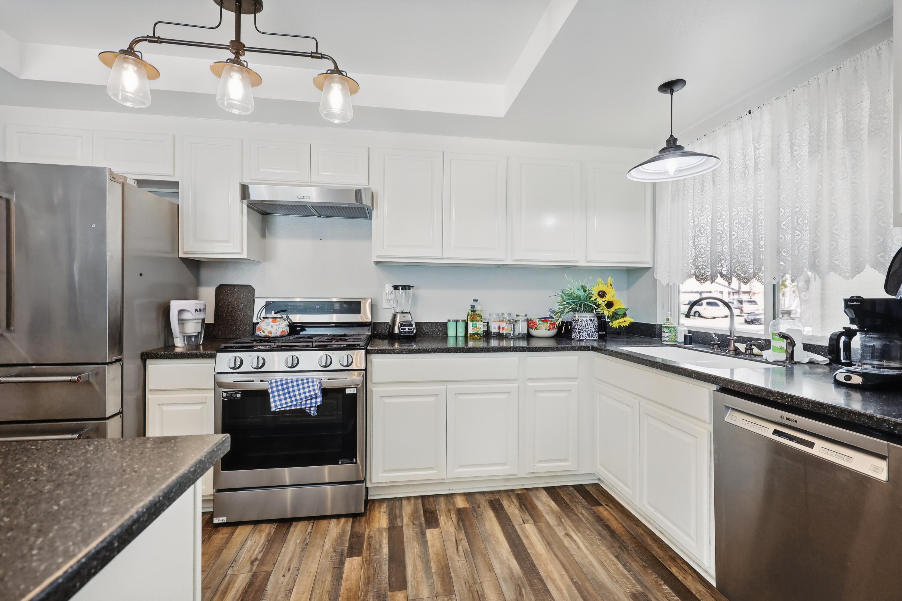 42836 Cinema Avenue Lancaster, CA 93534 - Photo 10 of 36 Photo_002