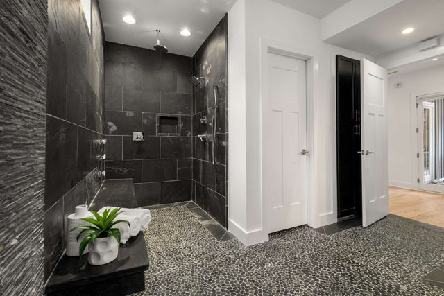 a view of an empty walk in closet