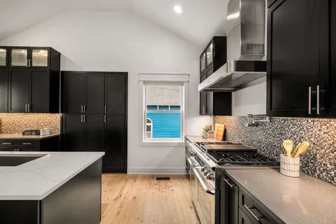 $1,400,000 | 404 Taylor Street, Nashville, TN 37208