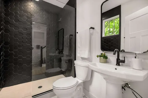 $1,400,000 | 404 Taylor Street, Nashville, TN 37208