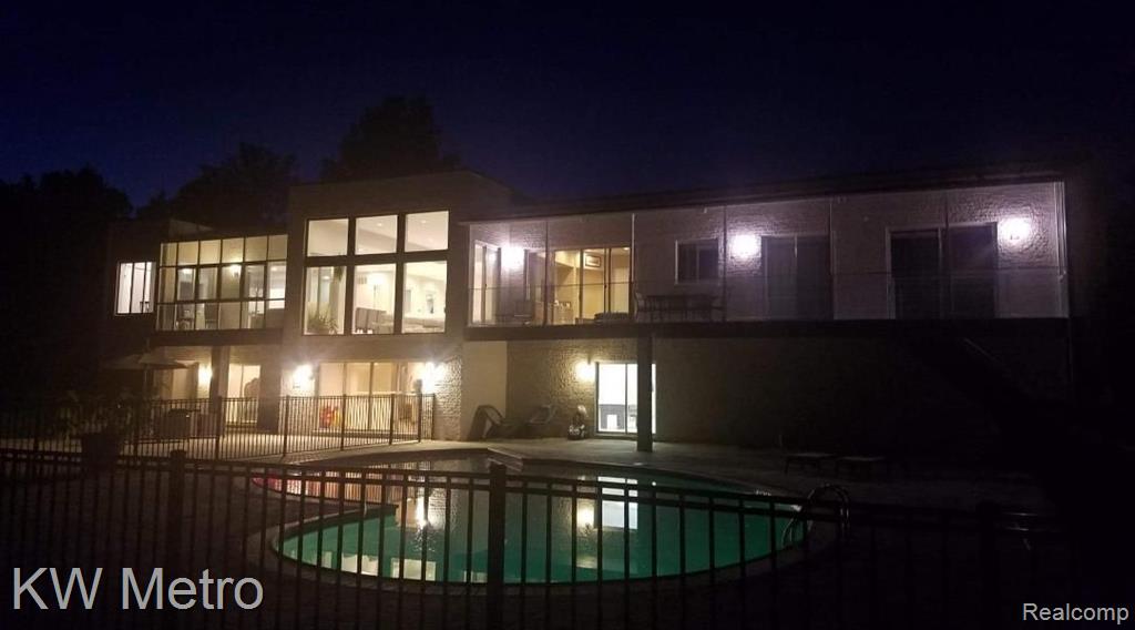 2085 Lone Pine Road West Bloomfield, MI 48302 - Photo 56 of 57