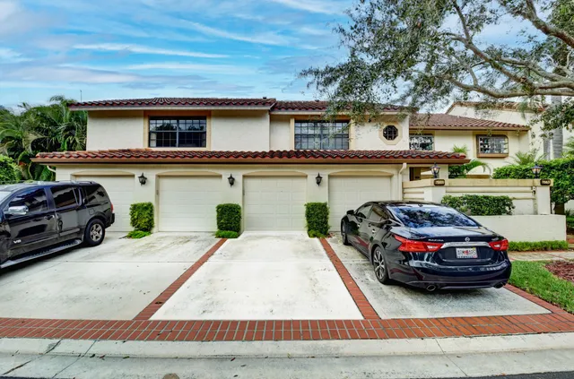 $325,000 | 7861 La Mirada Drive, Boca Raton, FL 33433