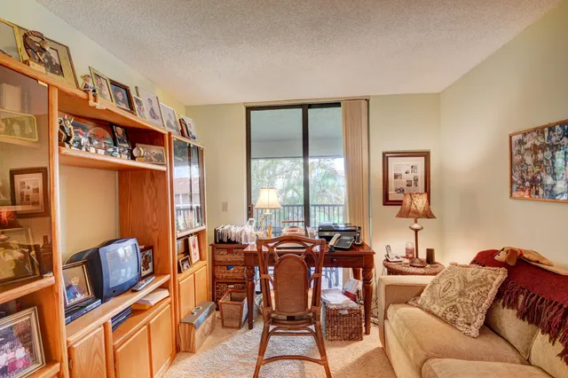 $325,000 | 7861 La Mirada Drive, Boca Raton, FL 33433