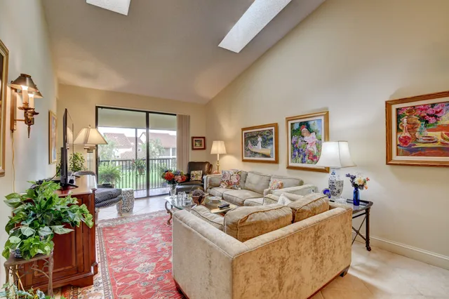 $325,000 | 7861 La Mirada Drive, Boca Raton, FL 33433