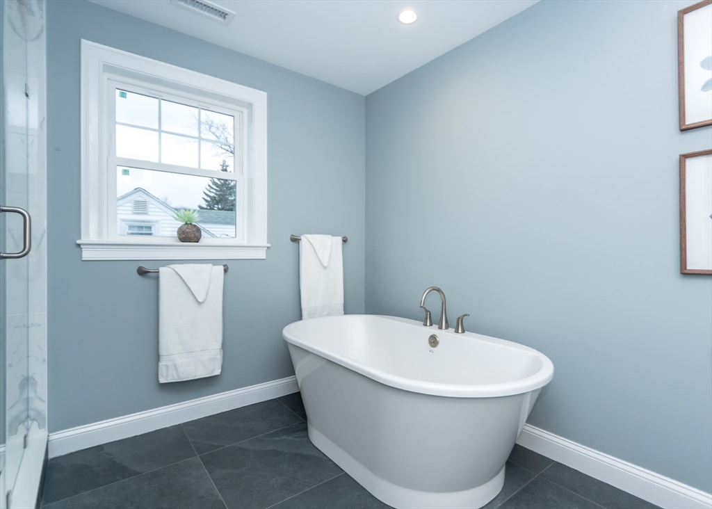 33 Bigelow Road Waltham, MA 02451 - Photo 21 of 41 Gallery Image 21