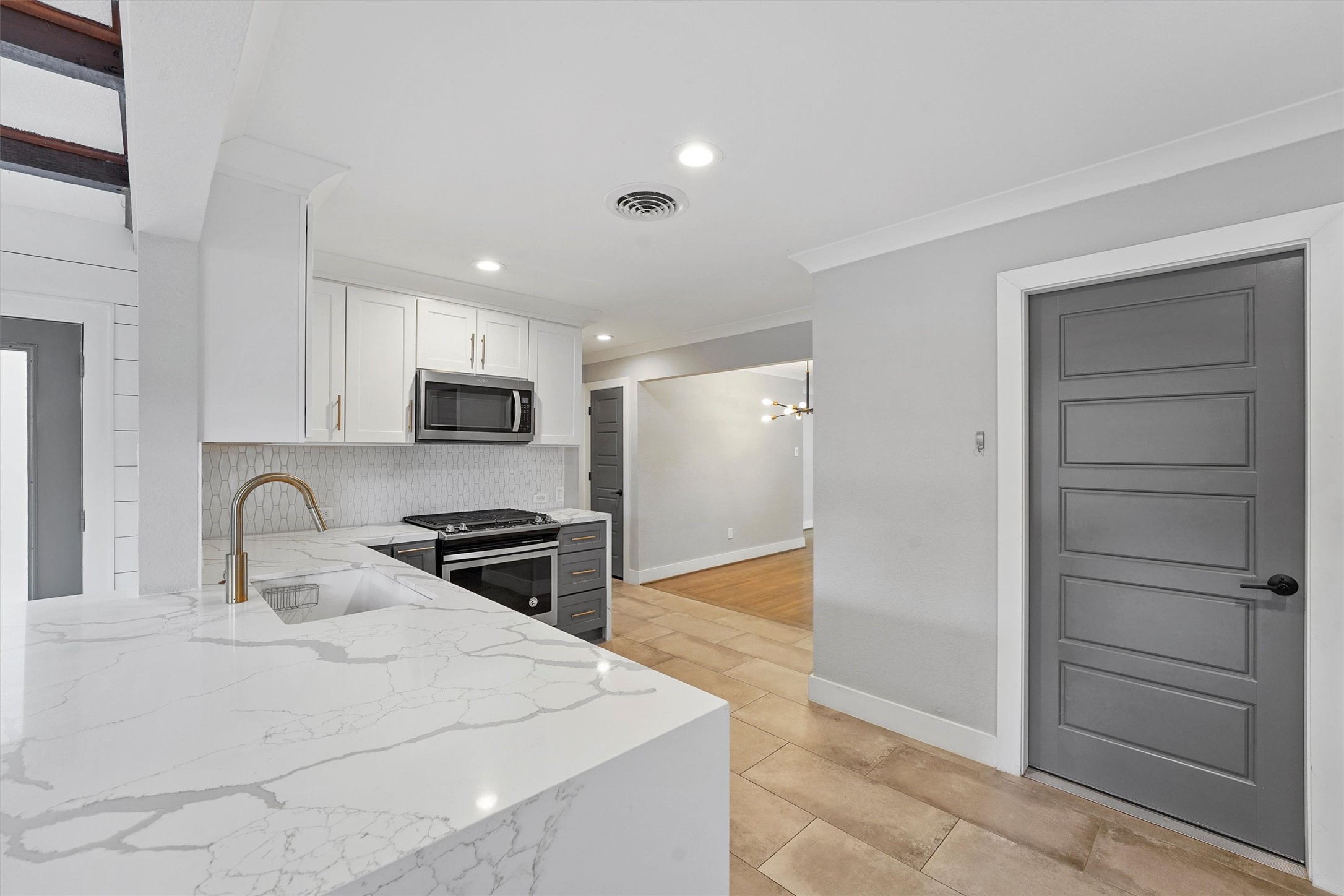 4614 Carleen Road Houston, TX 77092 - Photo 12 of 30 Gallery Image 12